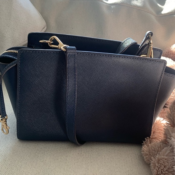 MICHAEL KORS LIMITED EDITION Navy Saffiano Crossbody Tote Bag. - Picture 6 of 7